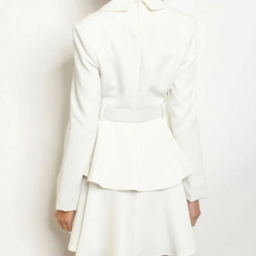 OFF WHITE DRESS - Picture 3 of 4